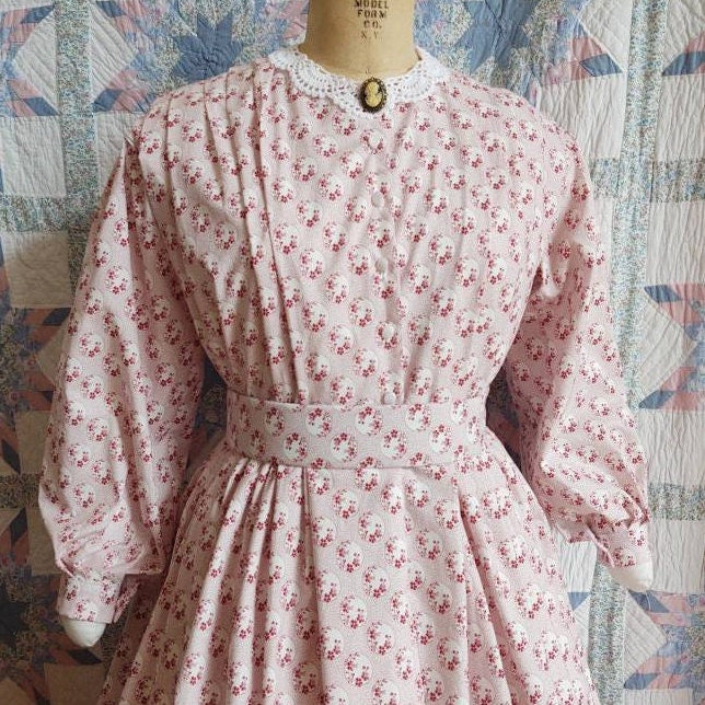 BASIC Civil War Era Dress / Day Wrapper in Calico Print, camp, work or day dress, Victorian, Pioneer, Historical, 19th Century