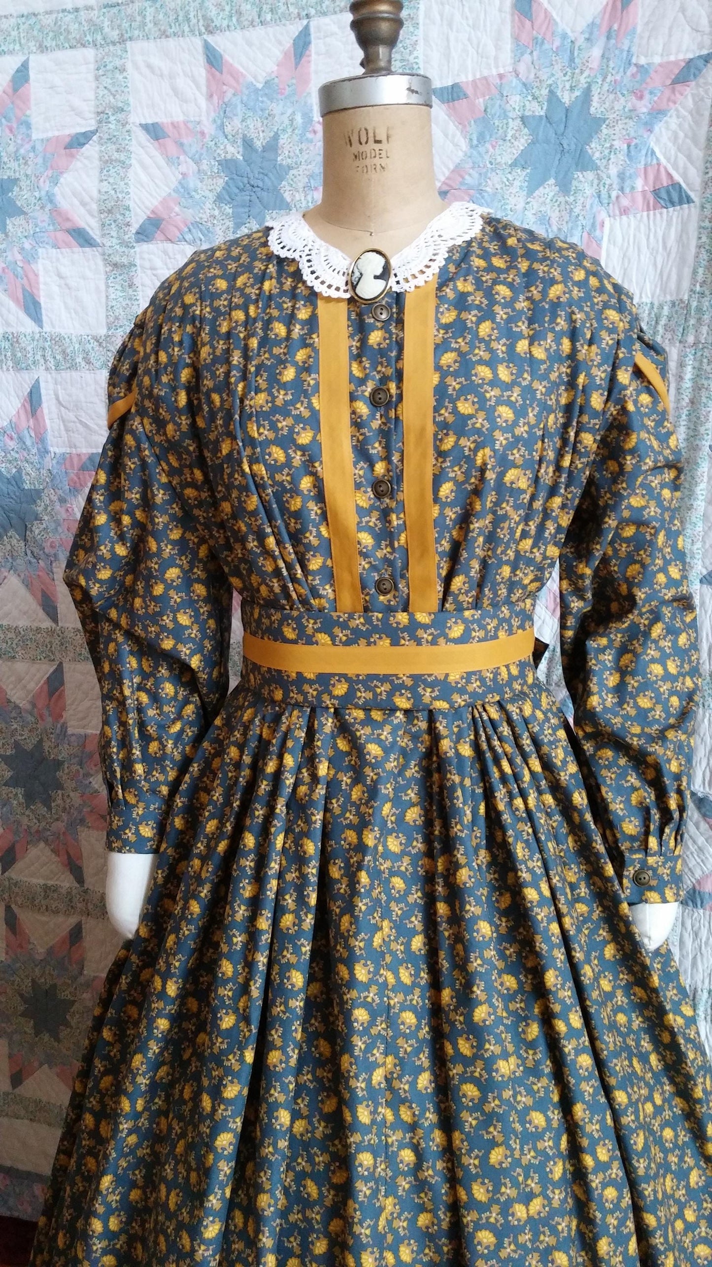 Trimmed Civil War Era Dress / Day Wrapper in Calico Print, camp, work or day dress, Victorian, Pioneer, Historical, 19th Century
