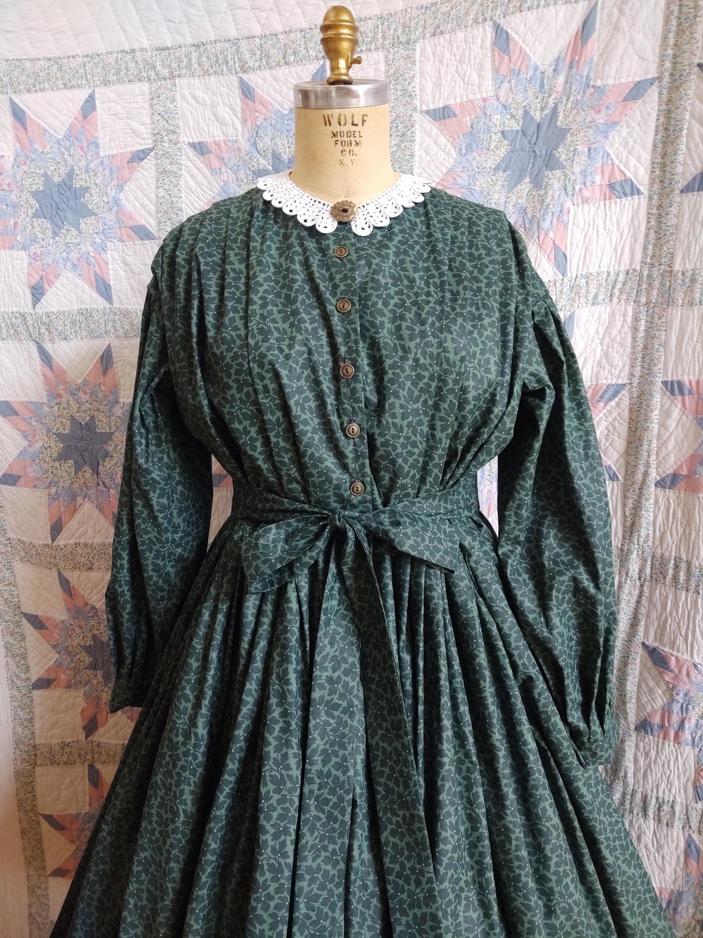 BASIC Civil War Era Dress / Day Wrapper in Calico Print, camp, work or day dress, Victorian, Pioneer, Historical, 19th Century