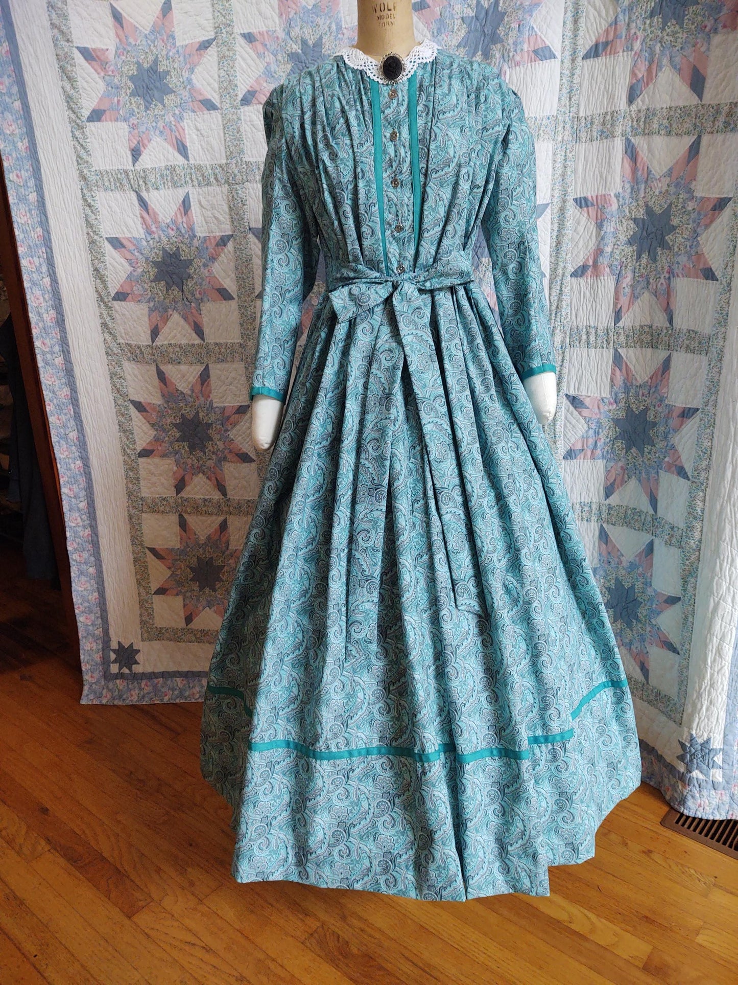 Trimmed Civil War Era Dress / Day Wrapper in Calico Print, camp, work or day dress, Victorian, Pioneer, Historical, 19th Century
