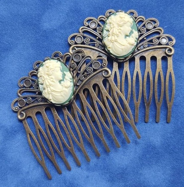 Pair of Green Cameo with Bronze Filigree Hair Combs, 19th Century Hair Accessory, Victorian, Prom, Evening, Prom, Bridal