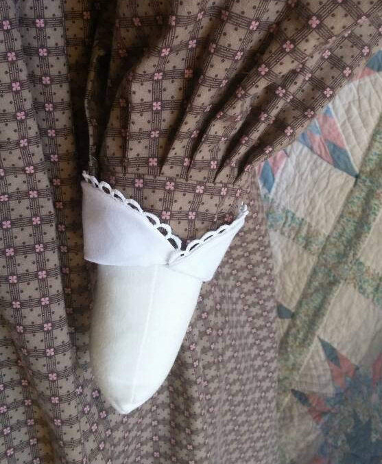 White cotton Crossover Collar and Cuff Set- 19th Century Victorian Edwardian