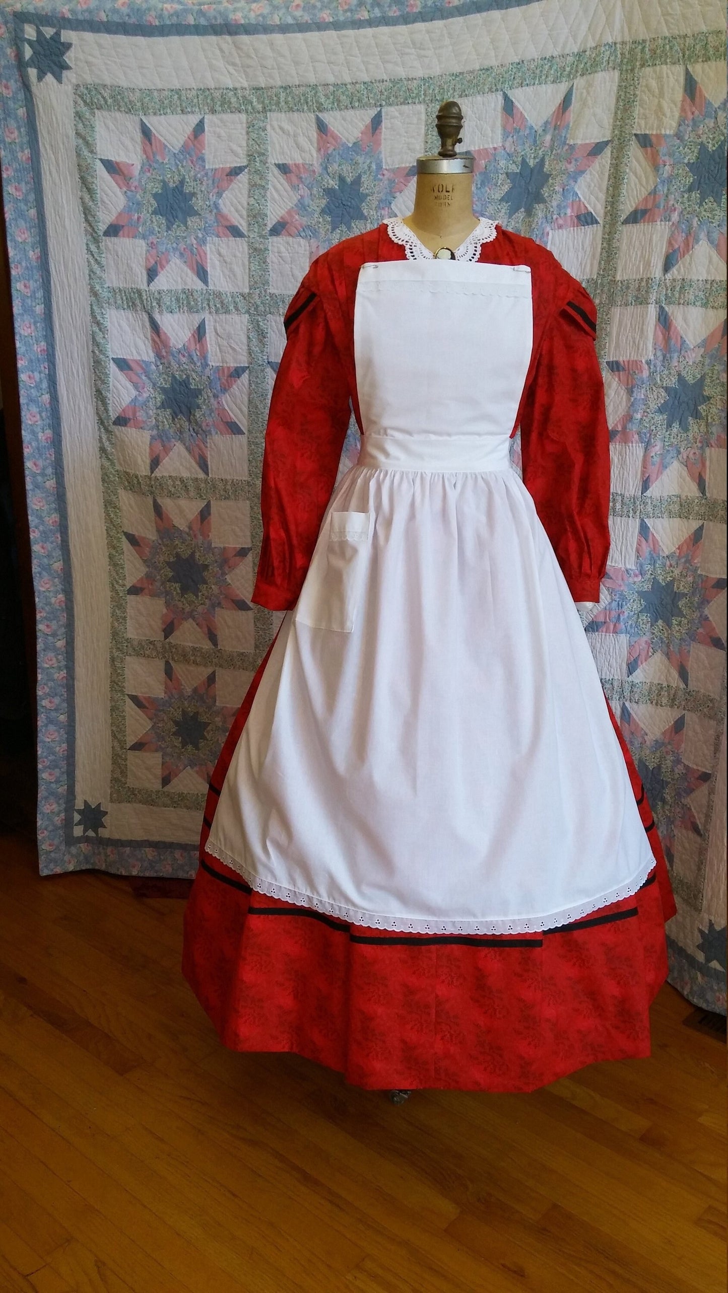 Women's Pinner Apron with Patch Pocket - Regular or PLUS size - Victorian